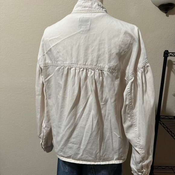 Cream Kensie Jeans jacket with Puff Sleeve- size Small - Picture 3 of 5